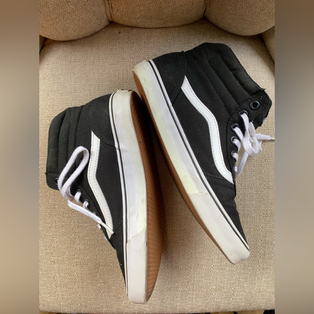 Vans Woman’s High Top Sneaker Size 7 Black